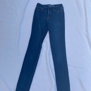 Old Navy Rockstar super skinny jeans high rise